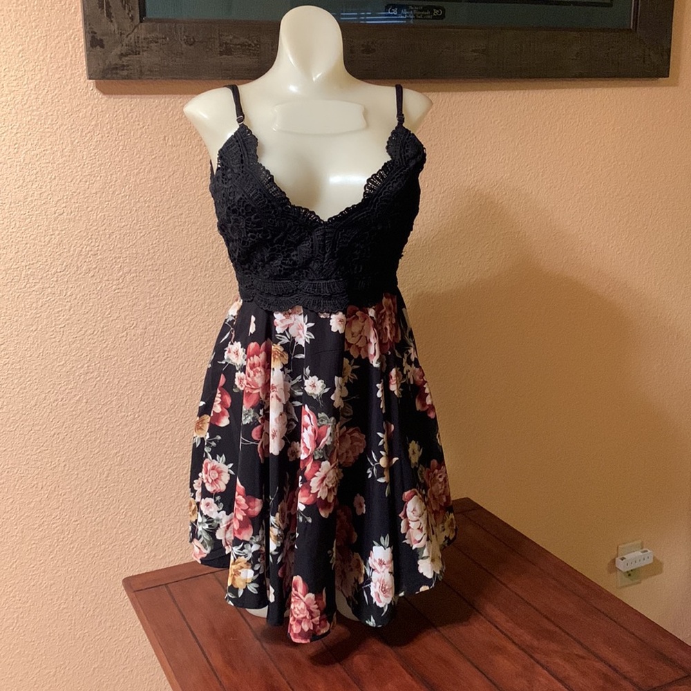 Haute Monde Floral Lace Dress